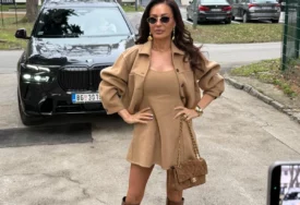 (FOTO) Kačket na glavi, atlet majica i naočare: Cecu niko nije prepoznao na aerodromu, leti iz Malage za Beograd