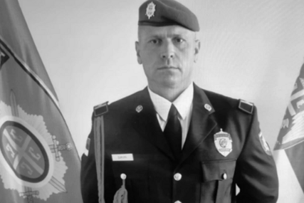 (FOTO) "Služio je sa čašću, uvijek prvi u stroju" Posljednji pozdrav komandantu Žandarmerije u Nišu, oglasio se MUP