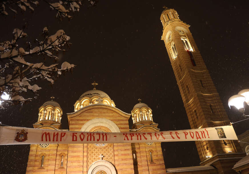 božićna liturgija u hramu hrista spasitelja