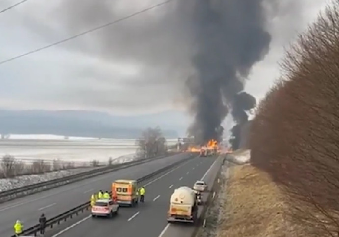 (VIDEO) EKSPLODIRALA CISTERNA Užas nakon udesa, zatvoren auto-put ka Ljubljani