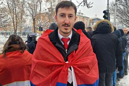 Zvijezda izbora 2016. godine: Pogledajte kako je Konstantin Savić doživio svečani defile povodom Dana Republike