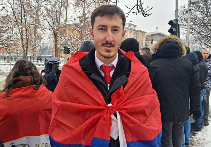 Zvijezda izbora 2016. godine: Pogledajte kako je Konstantin Savić doživio svečani defile povodom Dana Republike