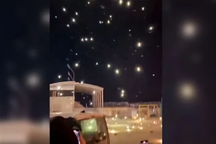 (VIDEO) PROPAO SPEKTAKL U BUDVI Oko 600 dronova palo u more