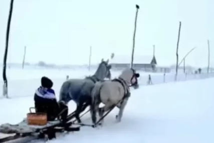 (VIDEO) Kao u Zvonkovoj pjesmi: Snijeg i KONJSKE ZAPREGE stvaraju bajkovit prizor u selu Ogar