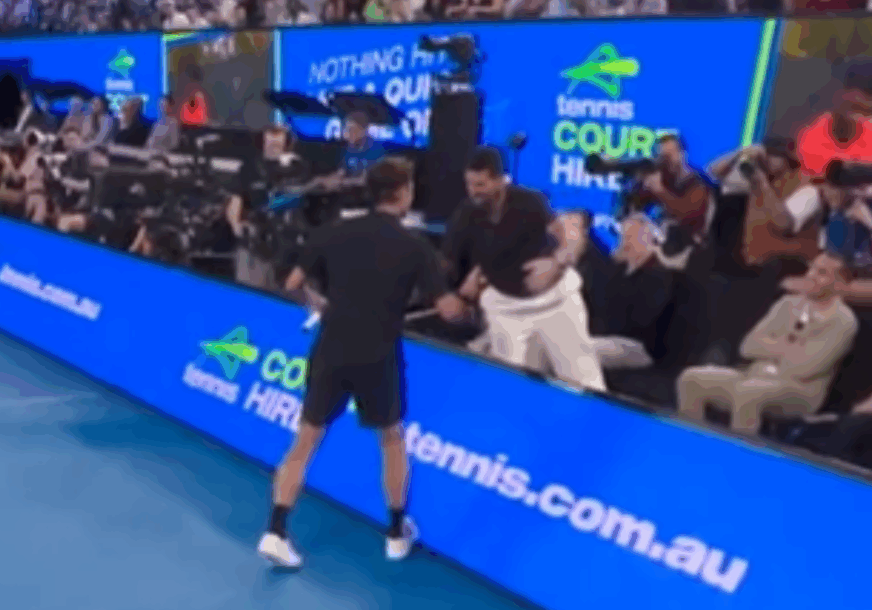 (VIDEO) Scena za pamćenje: Federer prekinuo meč kada je ugledao Đokovića i uradio nešto nevjerovatno