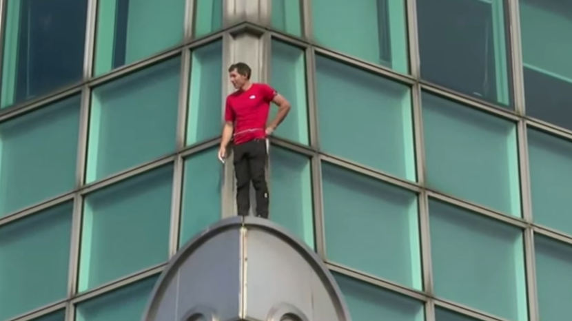 (VIDEO) OVO JE BILO LUDO Honold se popeo na jedan od najviših nebodera na svijetu bez opreme