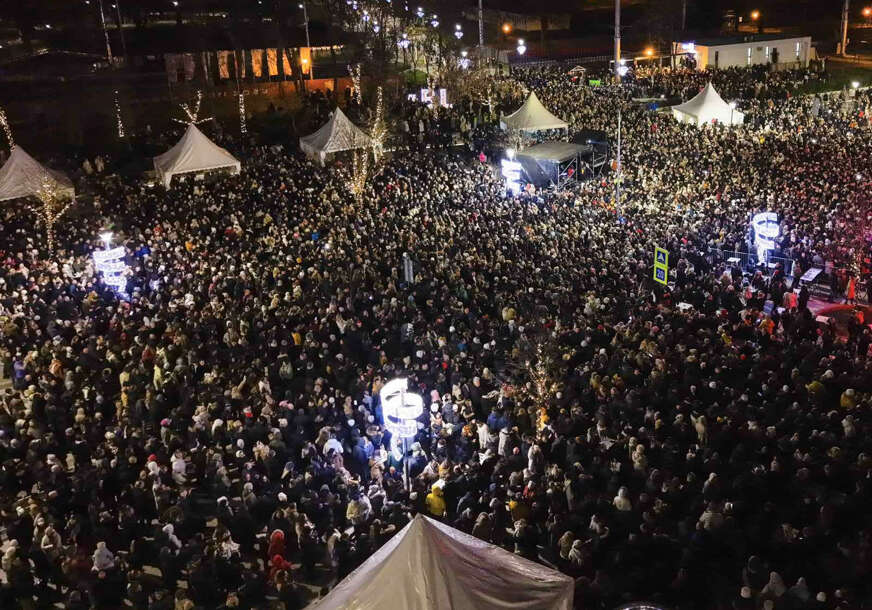 Grad objavio brojke: Više od 30.000 ljudi uživalo na koncertu Ace Pejovića