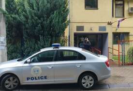 Policija na nogama: Pucao iz kalašnjikova na pun autobus