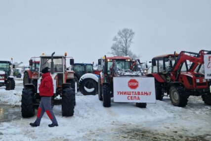 “Pet do dvanaest” za mljekare: Organizovali mirne proteste u Banjaluci