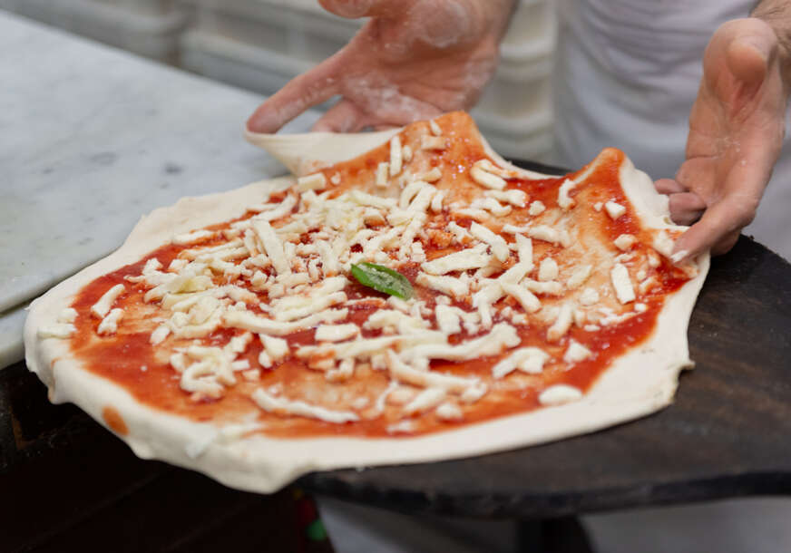  Pizza je danas svjetski poznato italijansko jelo