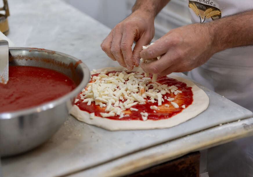  Pizza je danas svjetski poznato italijansko jelo