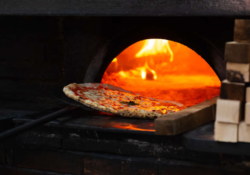 Pizza je danas svjetski poznato italijansko jelo