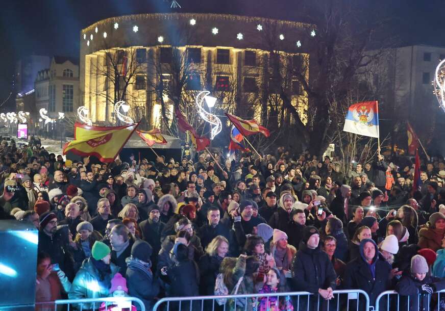 (VIDEO) Muzika, vatromet i vesela atmosfera: Širom Srpske SVEČANO DOČEKANA pravoslavna Nova godina
