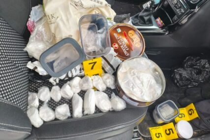 Akcija policije u BiH: Pronađeno 2,6 kilograma droge, uhapšen osumnjičeni
