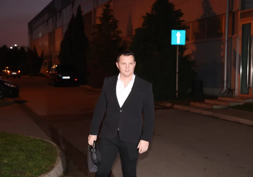 "Bog nas je podario na ovaj veliki praznik" Pjevač se oglasio lijepim vijestima, pravi veliko slavlje u porodici