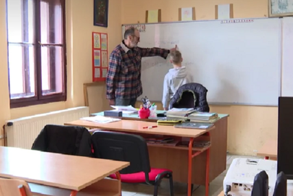 Nikola je jedini učenik u svojoj školi: Svakog dana pješači kilometrima, a kada završi četvrti razred, svemu dolazi kraj