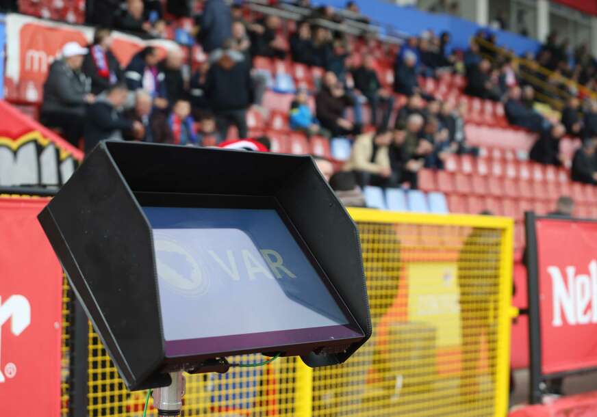 monitor za VAR