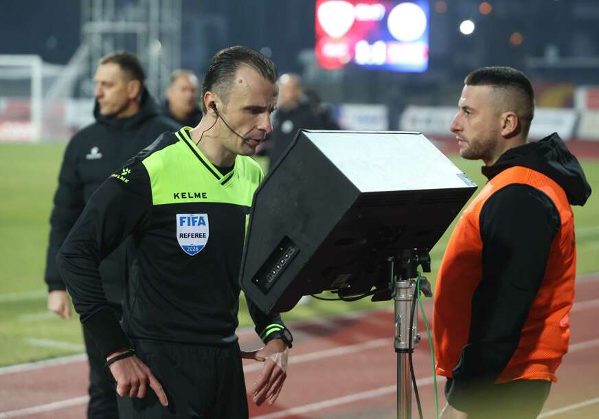 Irfan Peljto provjerava sumnjivu situaciju