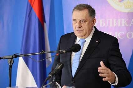 (FOTO) "Nećemo sitničariti i gledati godine" Dodik se zahvalio na rođendanskim čestitkama, jednu osobu posebno istakao
