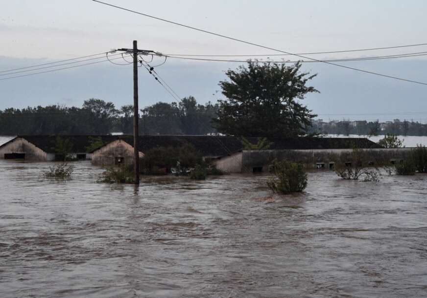 (VIDEO) Nosio sve pred sobom: Tornado NAPRAVIO HAOS na Krfu, ostrvo ostalo bez struje