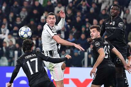 Spremno je sedam miliona, a ovo su detalji: Vlahović i Juve na pragu dogovora uz ulogu oca