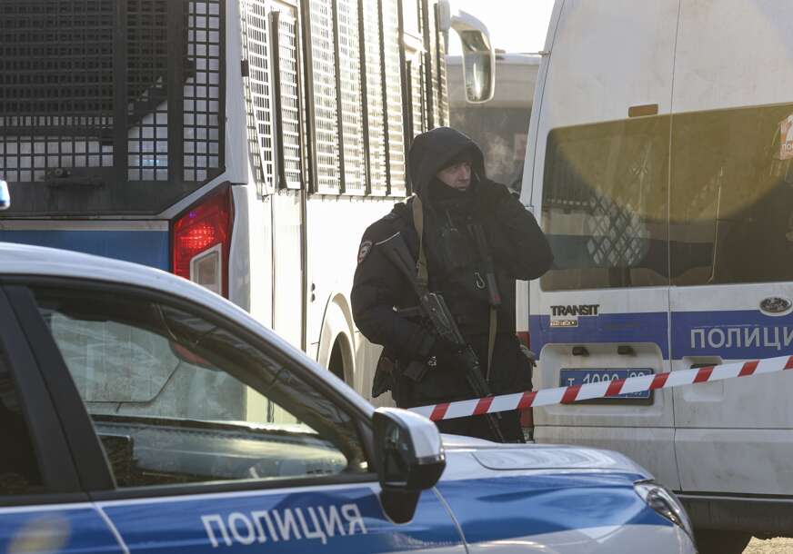 Napadač prišao vozilu i AKTIVIRAO BOMBU: Odjeknula eksplozija u centru Moskve, najmanje 2 osobe POGINULE