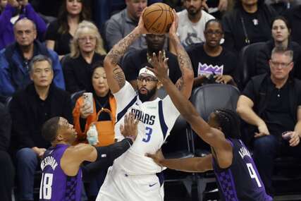 Doživio tešku povredu: Entoni Dejvis završio sezonu u NBA
