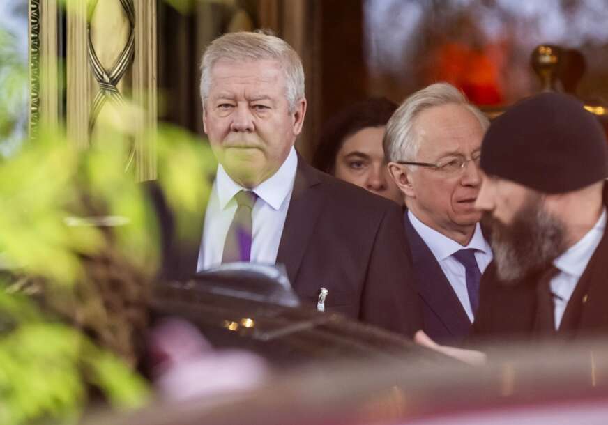 EKSPRESNO ZAVRŠENI PREGOVORI Opasno stanje u Švajcarskoj, Rusi napustili hotel u Ženevi, Ukrajinci imali tajni sastanak