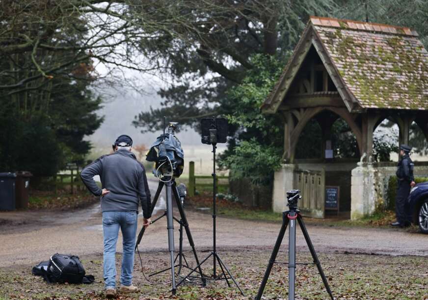  Endru Mauntbaten Vindzor