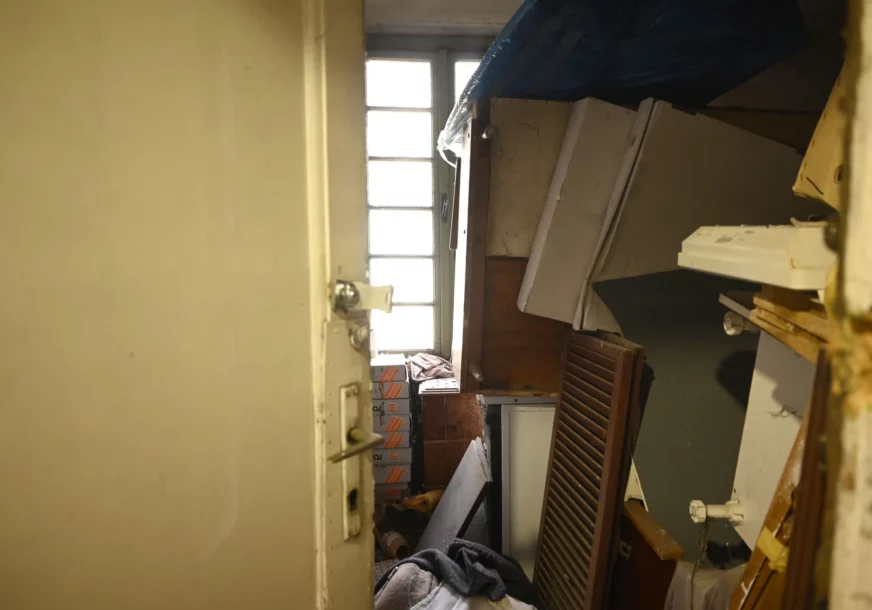 (VIDEO) "HODAO JE GO POSLIJE MUČENJA" Komšinica iz zgrade strave gdje su tukli sina Snežane Đurišić otkrila sve