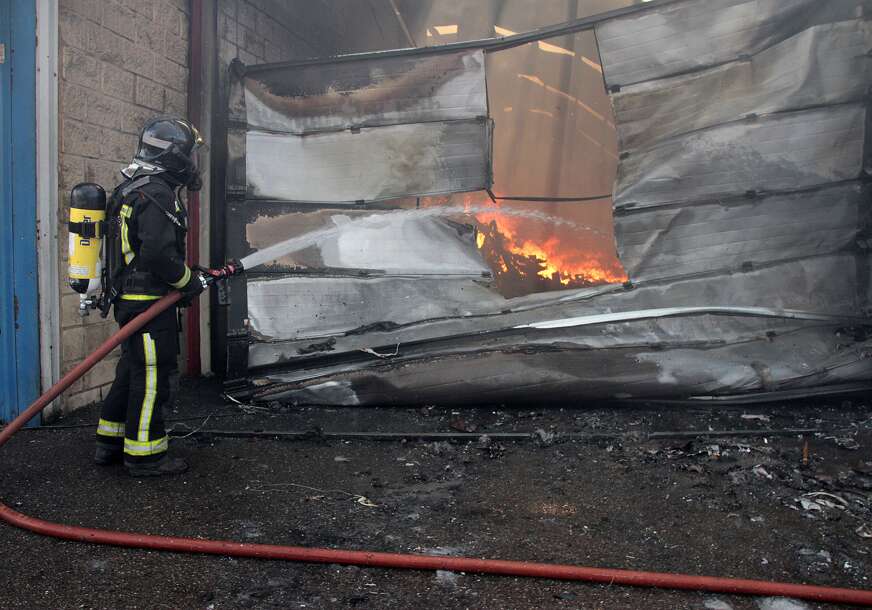 Tragedija kod Barselone: U požaru u stambenoj zgradi STRADALO 5 OSOBA