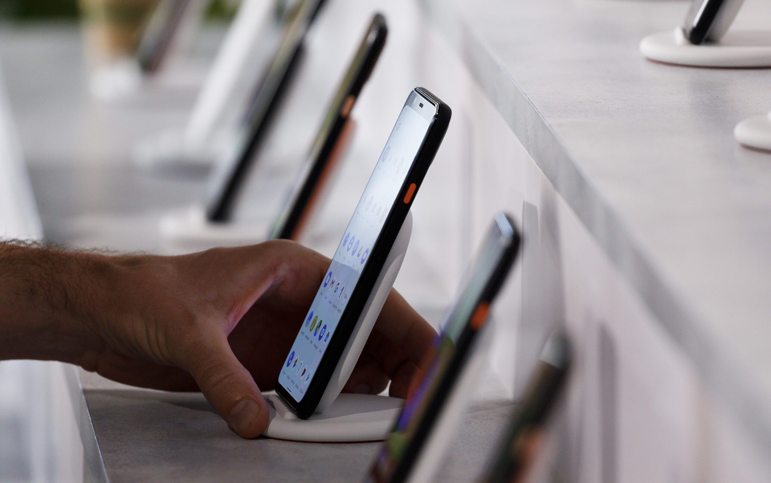 (VIDEO) Budućnost u rukama AI: Samsung predstavio svoj najbolji telefon