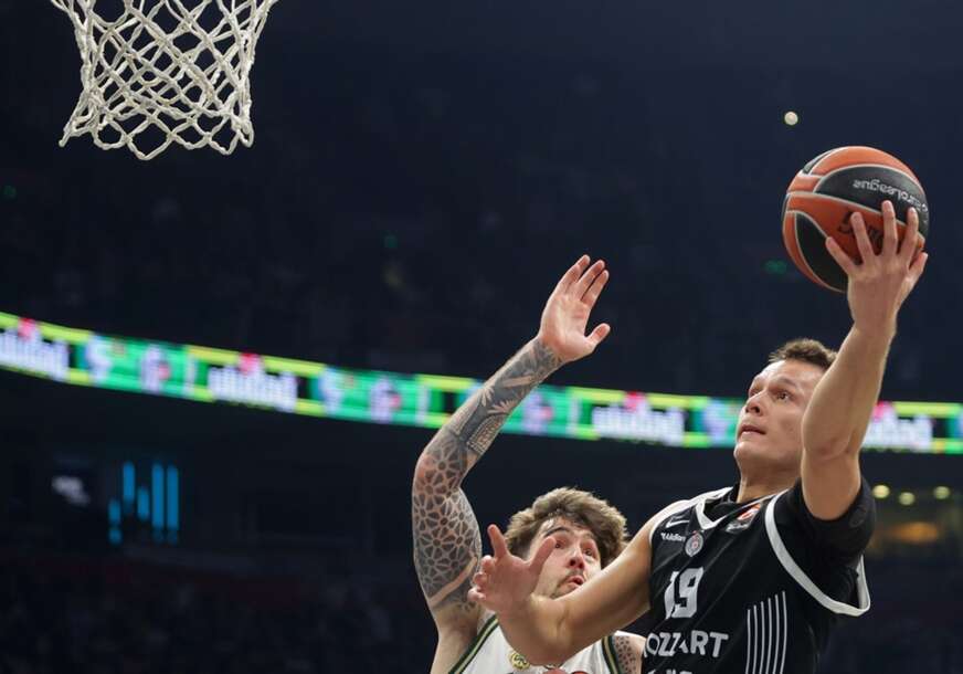 Arijan Lakić u meču protiv Panatinaikosa