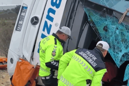 (VIDEO) OSMORO MRTVIH Najmanje 26 povrijeđenih u nesreći autobusa u Antaliji