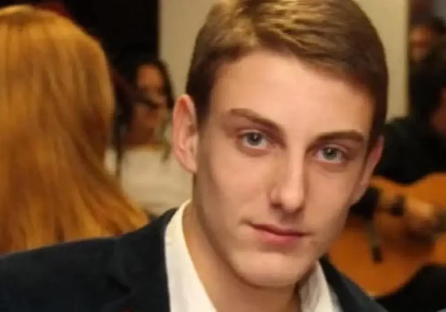 "Udario je glavom o gelender, PAO JE SA METAR I PO VISINE" Oglasio se otac Branislava (24) koji je brutalno pretučen na Aranđelovdan