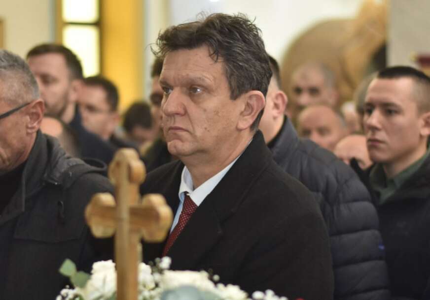 (FOTO) Potomak žrtava Jasenovca: Blanuša dočekan aplauzom u Drakuliću