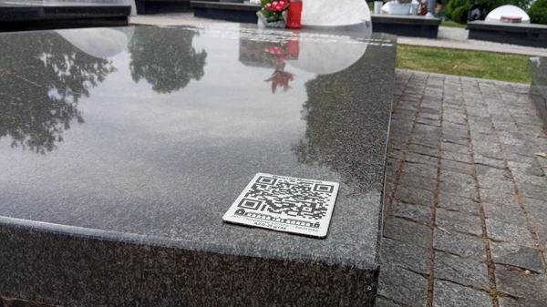 QR kodovi na spomenicima