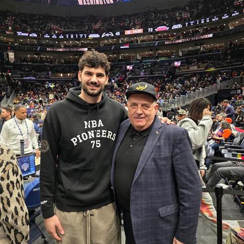 (FOTO) U društvu reprezentativca Srbije: Milorad Dodik prisustvovao utakmici NBA lige