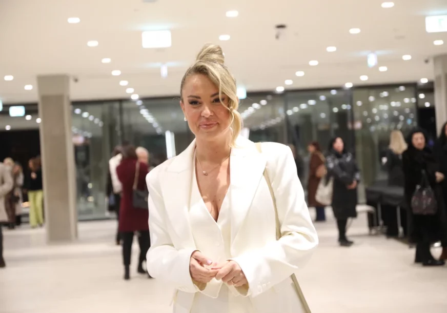 "On je stalno u problemu" Pjevačica govorila o pretučenom sinu Snežane Đurišić, pa pomenula Baku Praseta