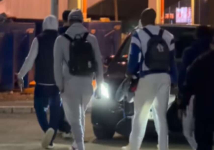 (VIDEO) Autobus "zaboravio" pola igrača: Nevjerovatna situacija ispred Arene poslije meča Zvezda - Efes