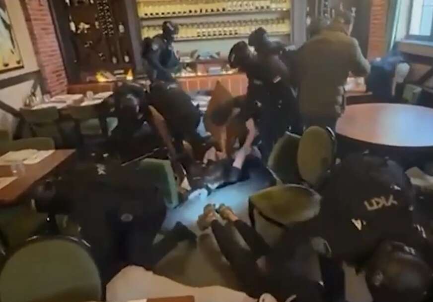 (VIDEO) "LEZI NA POD" Policija upala u restoran, pa uhapsila pripadnika vračarskog klana i 4 maloljetnika
