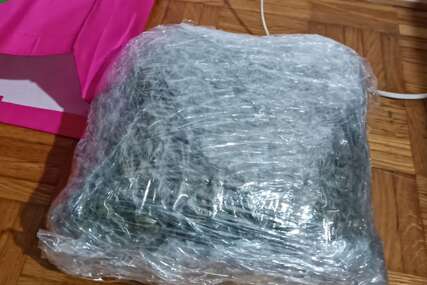 (FOTO) Akcija "Blok" u Banjaluci: Uhapšen državljanin Hrvatske, zaplijenjeno VIŠE OD KILOGRAM MARIHUANE