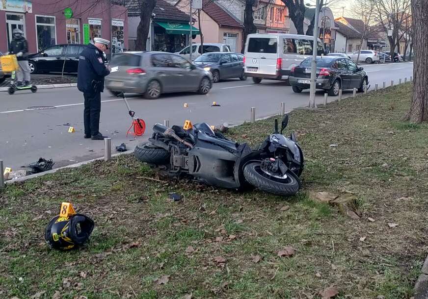 (VIDEO, FOTO) Teška nesreća u Banjaluci: Povrijeđeni maloljetni motoristi