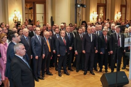 (FOTO) Nastavljena diplomatska tradicija: Dan državnosti Srbije svečano obilježen u grčkoj prestonici