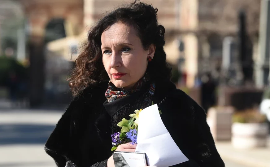 "To je bila želja njegovog" Glumica rodila dijete 11 godina mlađem suprugu, on danas nosi njeno prezime