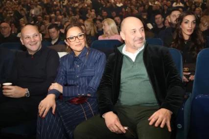 (FOTO) Porodica Šaulić na okupu: Djeca pokojnog pokojnog pjevača u prvim redovima, Goca govorila o Snježaninom otkazivanju