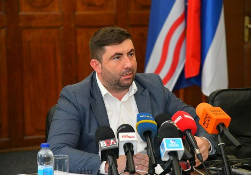 Začarani pravni krug: Ombudsmani reagovali na Petrovićevo premještanje radnika