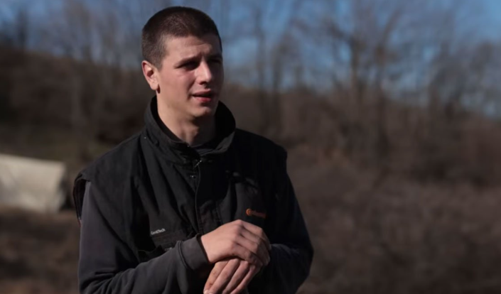 (VIDEO) ŽIVI U ŠATORU SA 300 OVACA Miloša (21) je od rane mladosti privlačilo nomadsko stočarstvo, sam sebi finansira fakultet