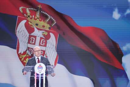 (FOTO) "Svoju slobodu ćemo braniti mirno" Vučević se obratio na svečanoj akademiji povodom Sretenja
