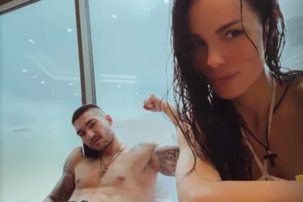 (FOTO) Skinuli se i objavili sliku iz bazena: Ljudi na pijaci ovako pričaju o Mirku Šijanu i Bojani, a oni sad pokazali u kakvom luksuzu uživaju